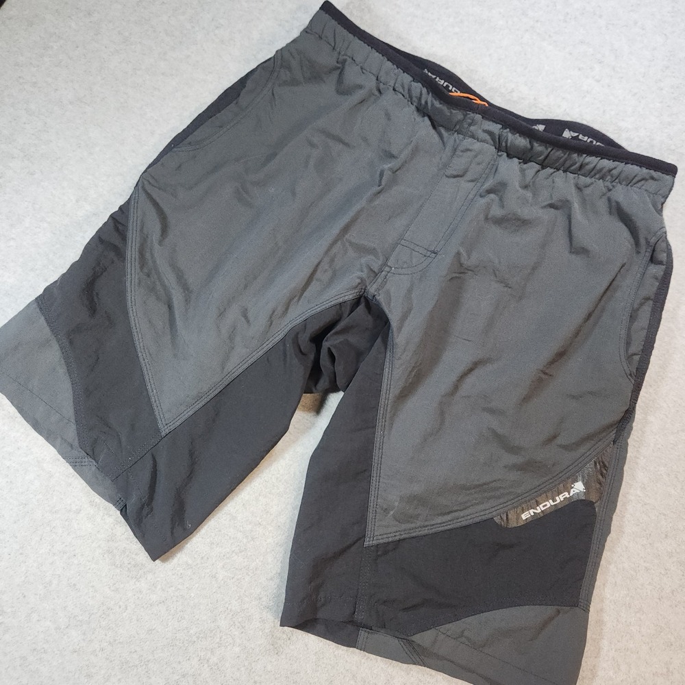 Endura Men's Cycling Shorts Hummvee Large Bicycle Bike Athletic Black & Gray